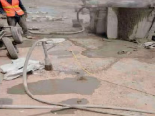 新和水泥混凝土路面板底注浆技术 路面脱空注浆整治方案